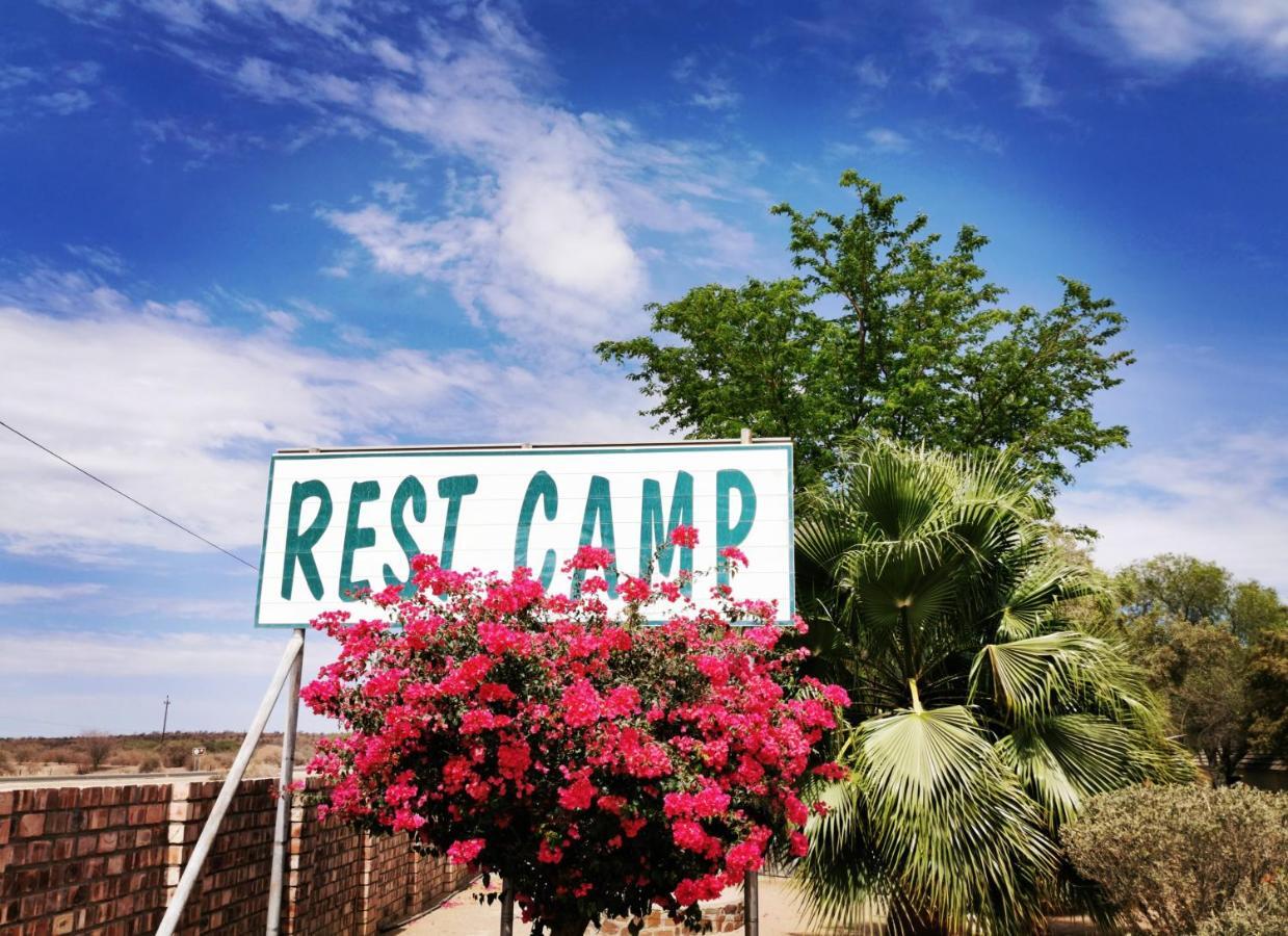 East Gate Rest Camp Apartment Buitepos Ngoại thất bức ảnh